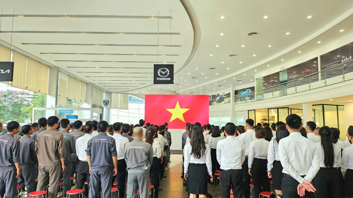 THACO AUTO HẢI PHÒNG TỔ CHỨC LỄ CHÀO CỜ THÁNG 06