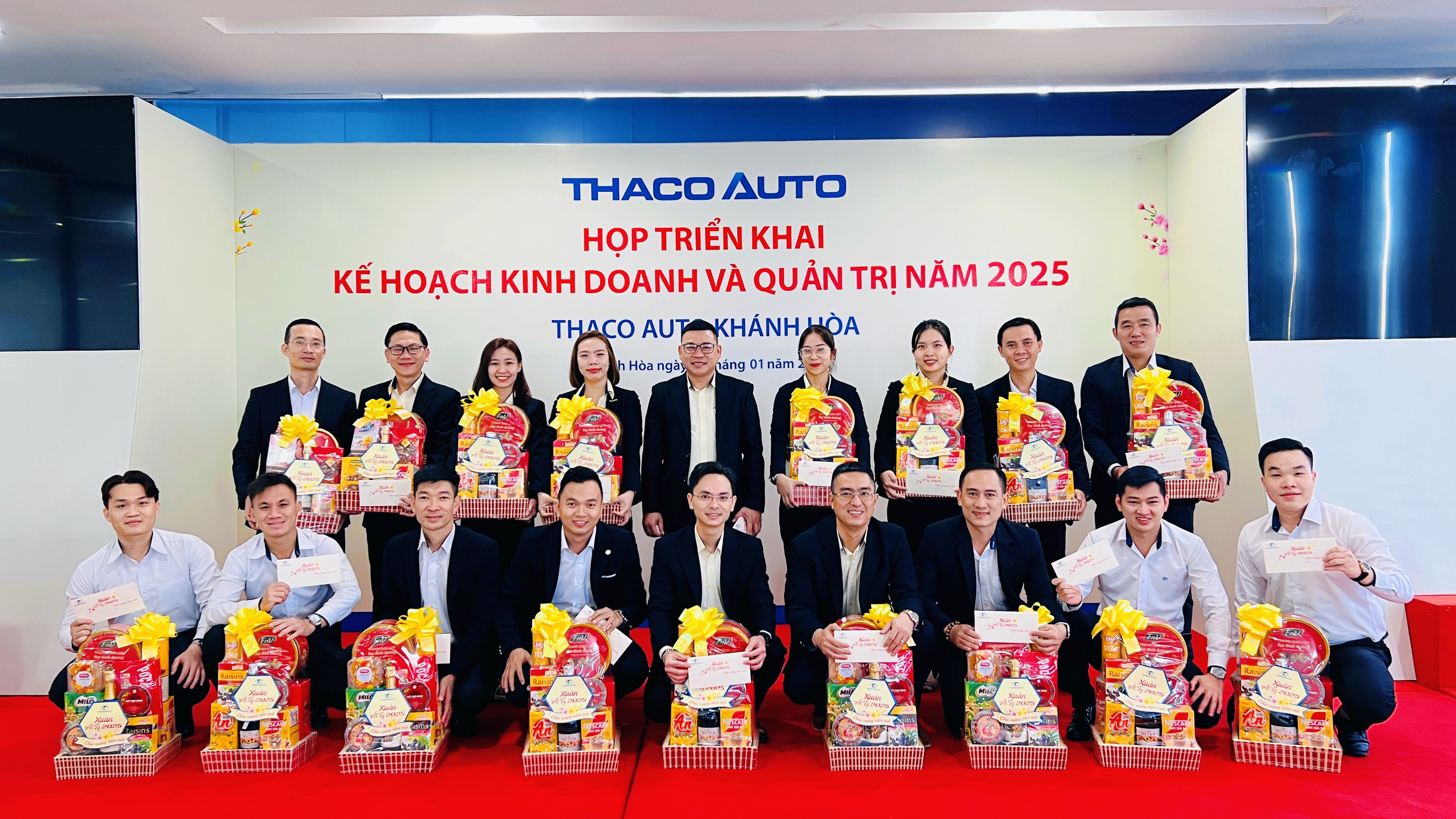 THACO AUTO Khánh Hòa “trao yêu thương” đến CBNV nhân dịp Xuân Ất Tỵ 2025