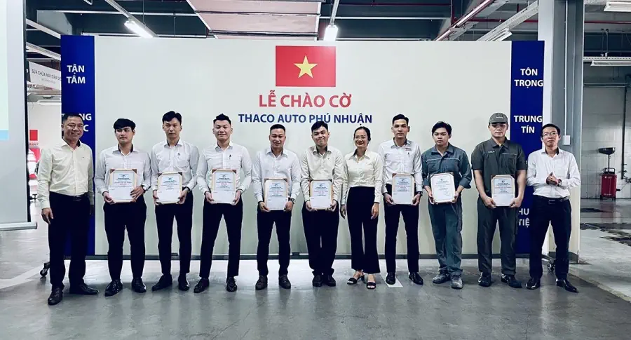 Lễ chào cờ tháng 6: THACO AUTO Phú Nhuận sẵn sàng bứt phá tháng cuối Quý II/2024