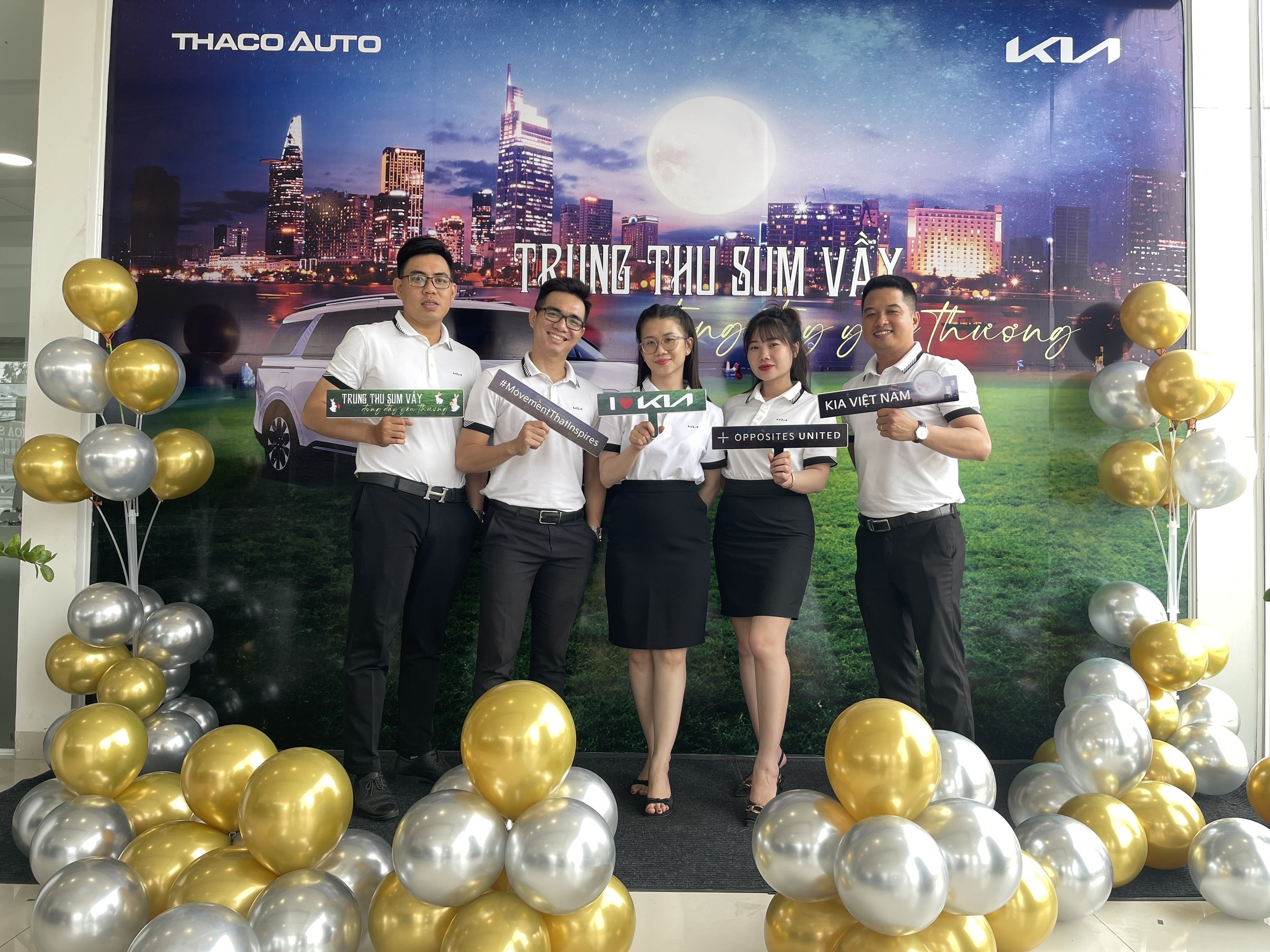 THACO AUTO Bạc Liêu cùng khách hàng đón mùa trăng đoàn viên