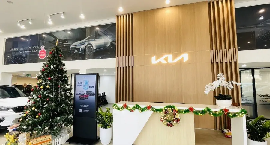 Không khí lễ hội Giáng sinh rực rỡ tại các showroom THACO AUTO BẠCH ĐẰNG