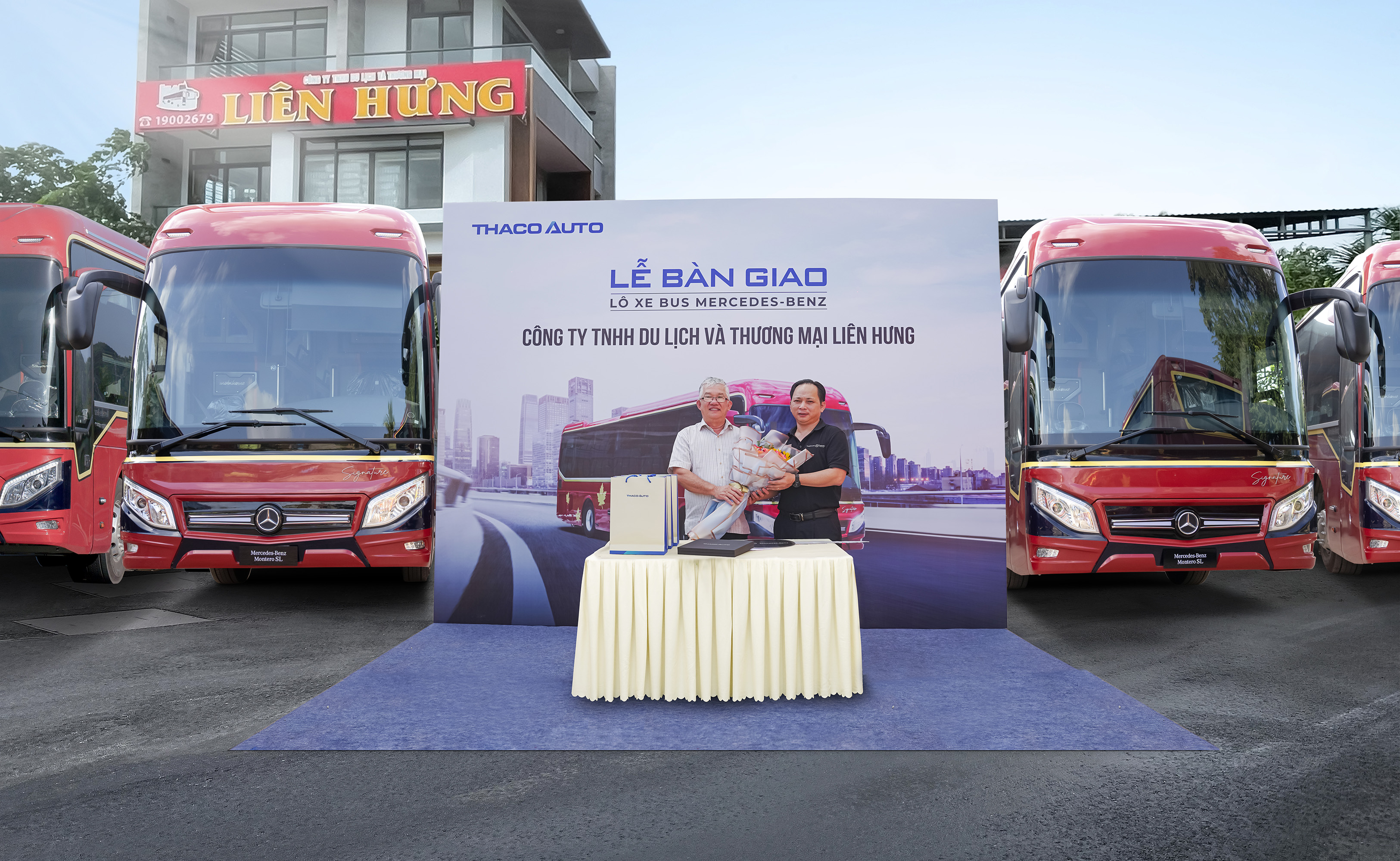 THACO AUTO chuyển giao thêm  04 xe bus Mercedes Benz tại trụ sở Công ty Liên Hưng (Tp.Nha Trang, Khánh Hòa)-1