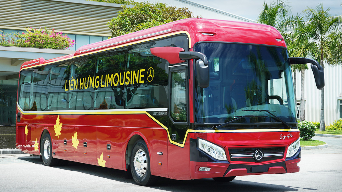 Xe bus Mercedes Benz được thiết kế theo nhận diện của Công ty Liên Hưng-1