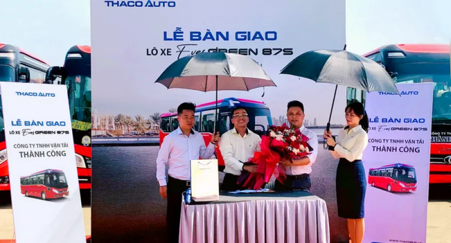 THACO AUTO Bình Phước tiếp tục bàn giao lô 10 xe bus EVERGREEN 87S cho Công ty TNHH VT Thành Công