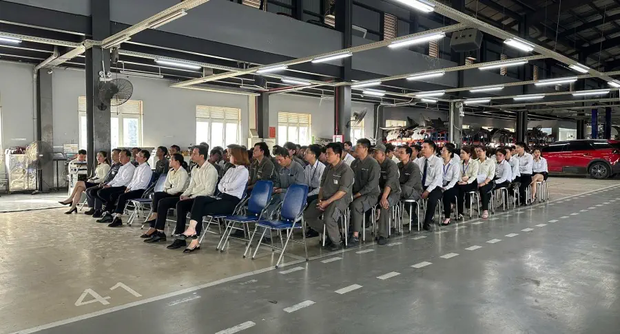 Lễ chào cờ tháng 12: Tăng tốc cuối năm đón Giáng Sinh và Năm Mới