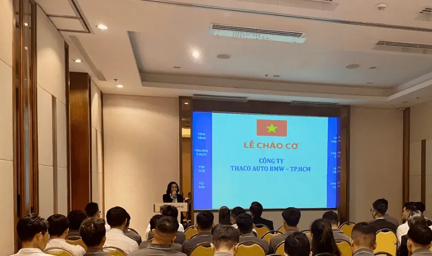 Lễ chào cờ tháng 9: THACO AUTO BMW - TP.HCM đẩy mạnh phục vụ khách hàng sau nghị định giảm 50% lệ phí trước bạ