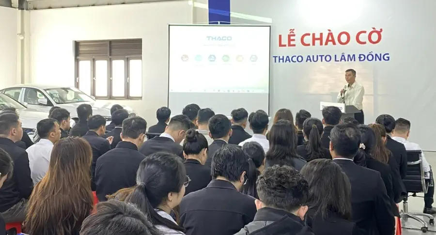 Lễ chào cờ tháng 10: CBNV THACO AUTO Lâm Đồng đẩy mạnh phục vụ khách hàng dịp cuối năm