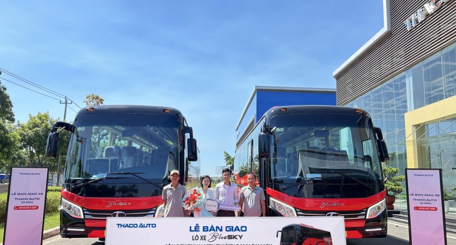 Bàn giao lô 2 xe bus cho Công ty TNHH MTV Thương mại Du lịch Da Nang Dream Trip