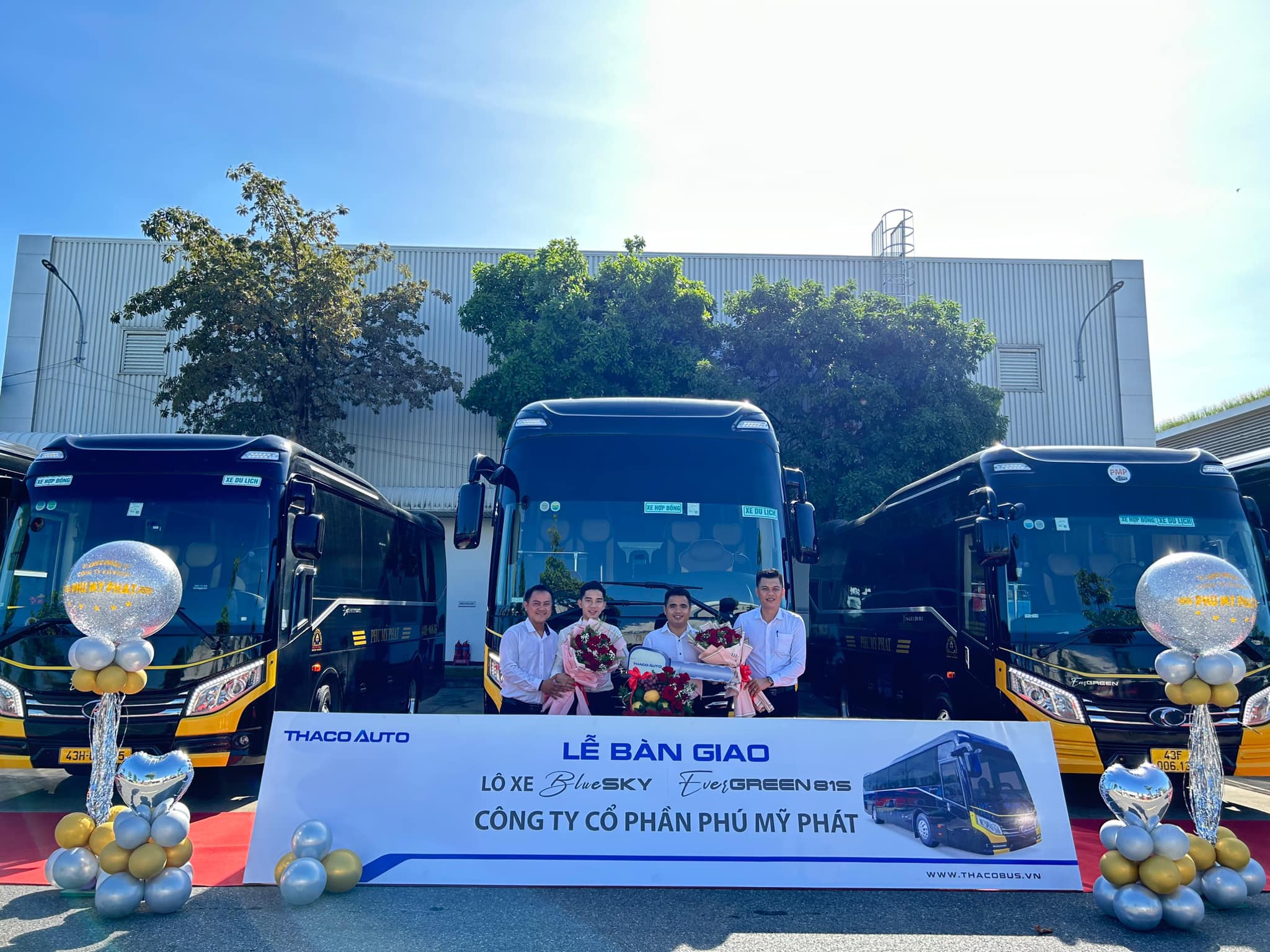 Bàn giao lô 5 xe bus Bluesky Evergreen 81S cho Công ty CP Phú Mỹ Phát