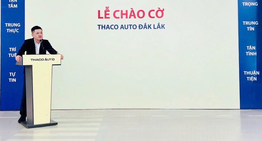 Lễ chào cờ tháng 10: CBNV THACO AUTO Đắk Lắk đẩy mạnh phục vụ khách hàng dịp cuối năm