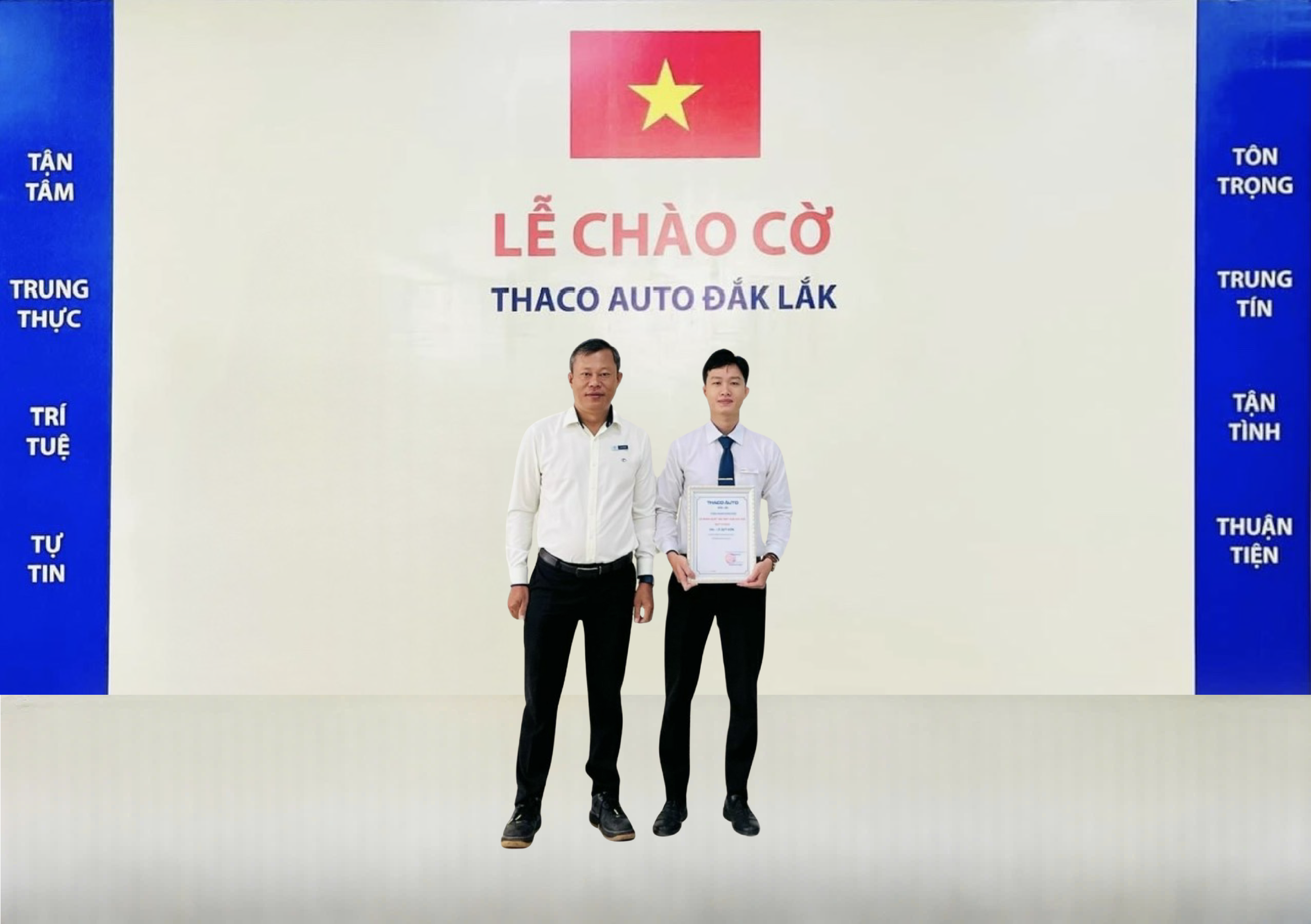 THACO AUTO Đắk Lắk trao thưởng cho Tư vấn dịch vụ có hoạt động chăm sóc khách hàng tốt nhất Quý II/2024