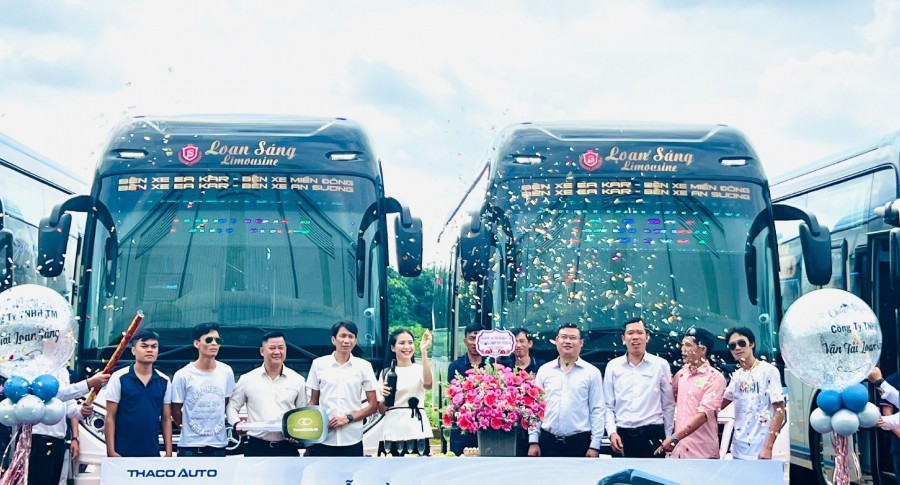 THACO AUTO Đắk Lắk hân hạnh bàn giao lô 02 xe Bus Thaco Mobihome tại Trung tâm ô tô Tải Bus Đắk Lắk.