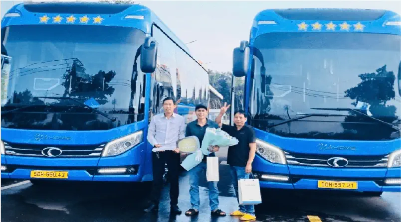 THACO AUTO Đắk Lắk bàn giao 02 xe New Mobihome Premium TB24A cho nhà xe Kim Anh