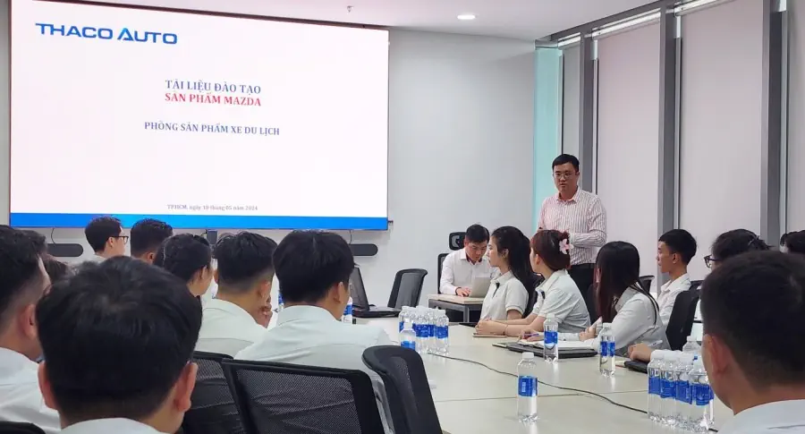 THACO AUTO Bình Tân đào tạo kiến thức sản phẩm xe Mazda cho đội ngũ TVBH mới