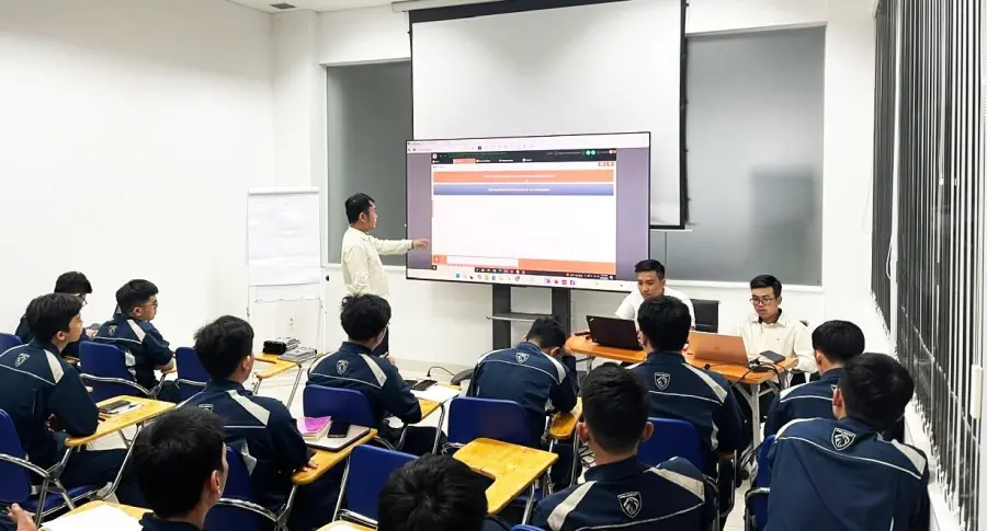 Nhân sự kỹ thuật THACO AUTO Bình Thuận tham gia chương trình huấn luyện chẩn đoán điện động cơ xe Peugeot