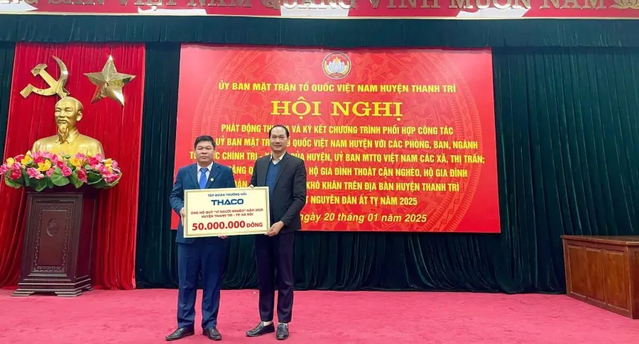 THACO AUTO Giải Phóng tiếp tục đồng hành cùng Quỹ "Vì người nghèo" Huyện Thanh Trì 2025