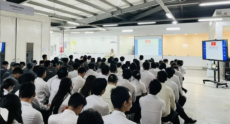 Lễ chào cờ tháng 5: THACO AUTO Gò Vấp vinh danh cá nhân có thành tích xuất sắc