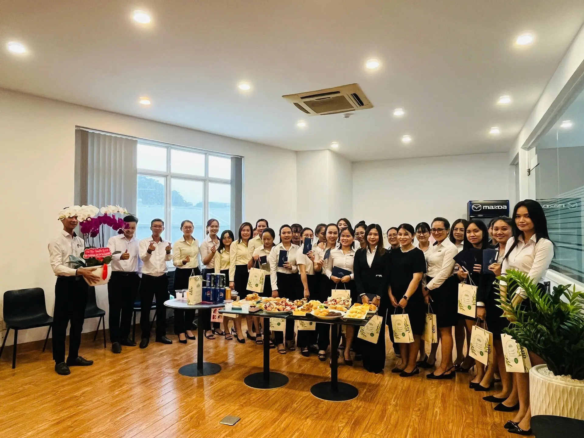 Nữ CBNV THACO AUTO Gò Vấp rạng rỡ trong Ngày Phụ nữ Việt Nam 20/10