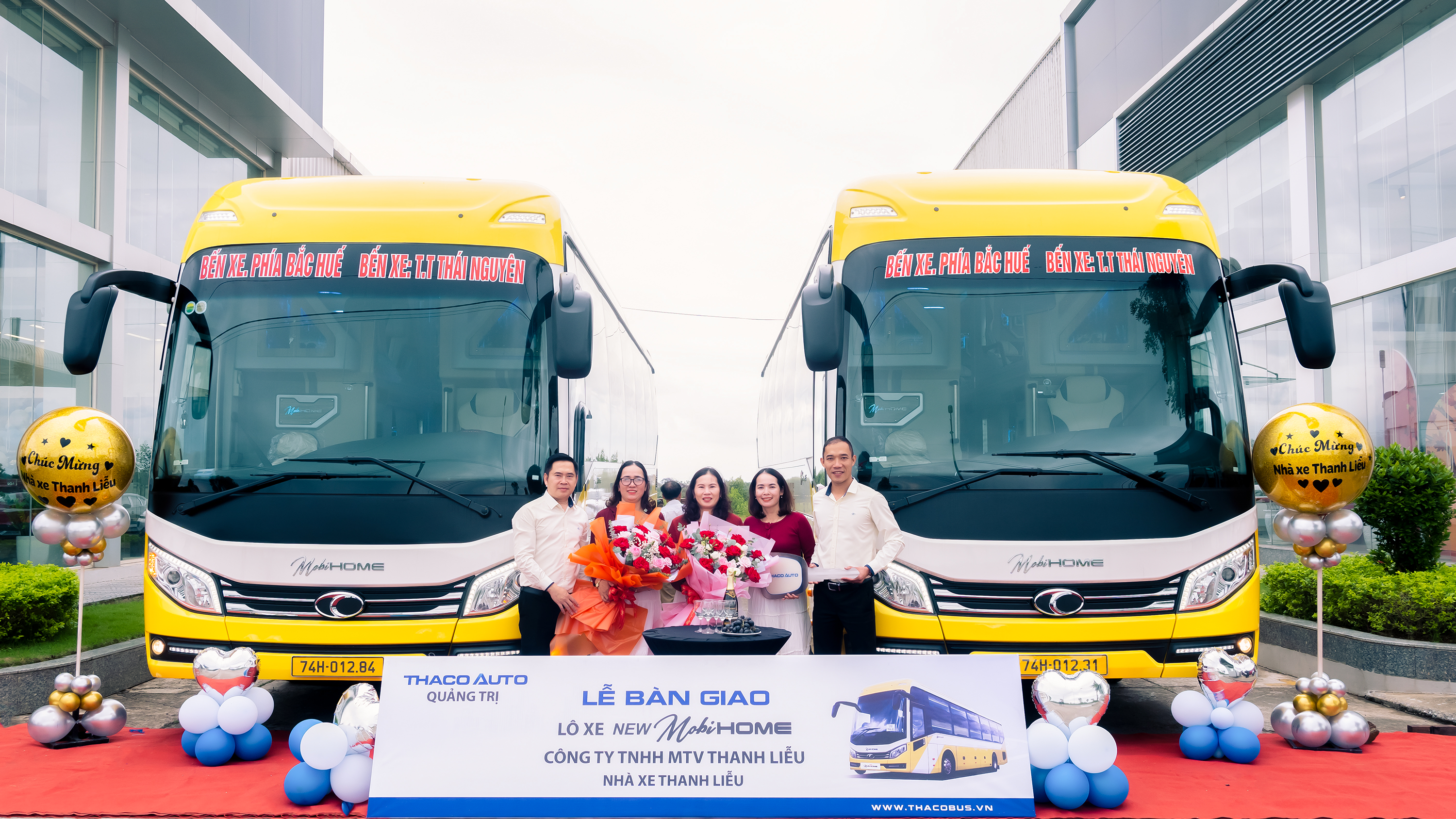 THACO AUTO Huế  bàn giao 2 xe Bus New Mobihome cho Nhà xe Thanh Liễu