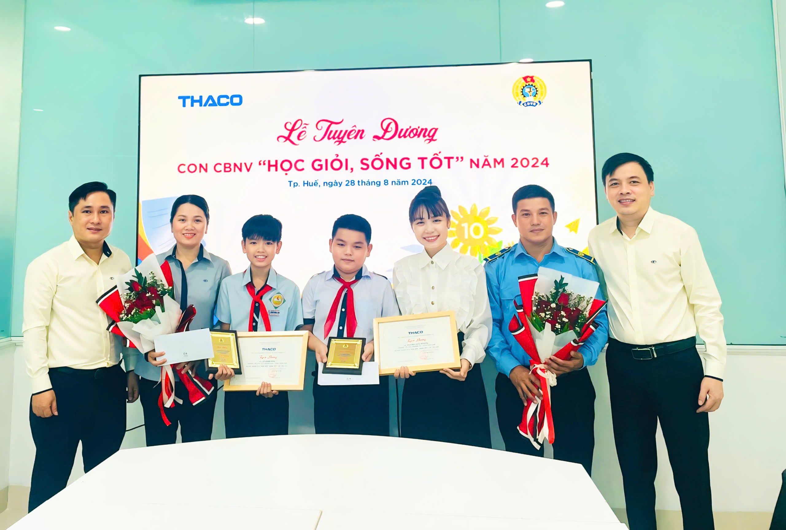 THACO AUTO HUẾ tổ chức tuyên dương con CBNV “Học giỏi, sống tốt” năm 2024