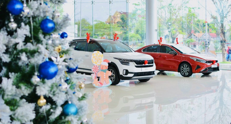 THACO AUTO Huế "khoác áo mới" chào đón giáng sinh 2023