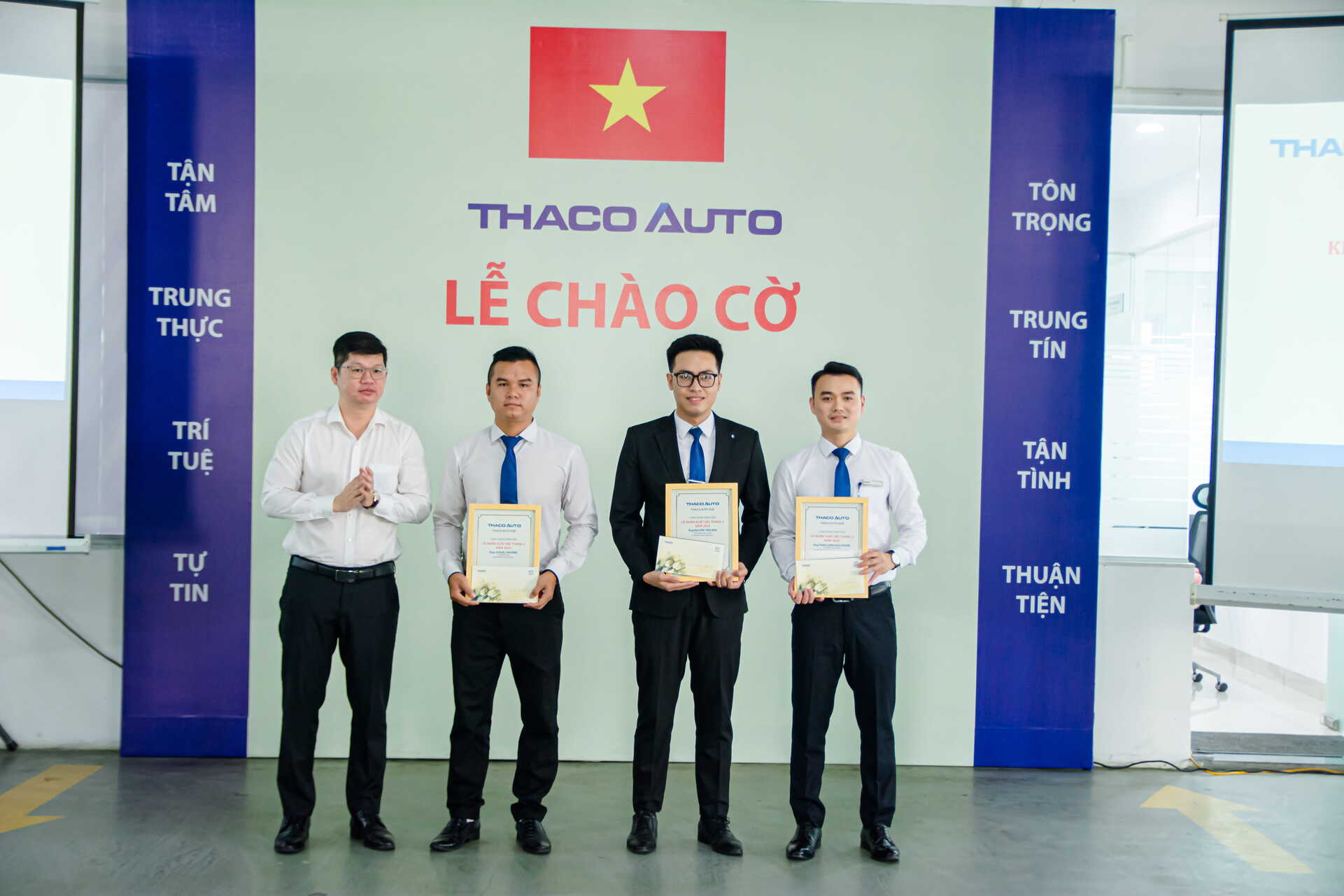 Tin tức