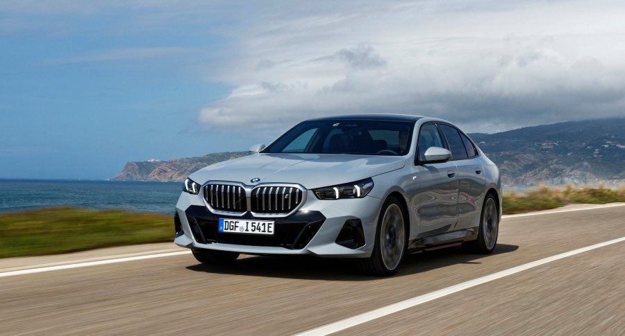 BMW 5 SERIES HOÀN TOÀN MÓI CHÍNH THỨC ĐƯỢC RA MẮT TẠI VIỆT NAM