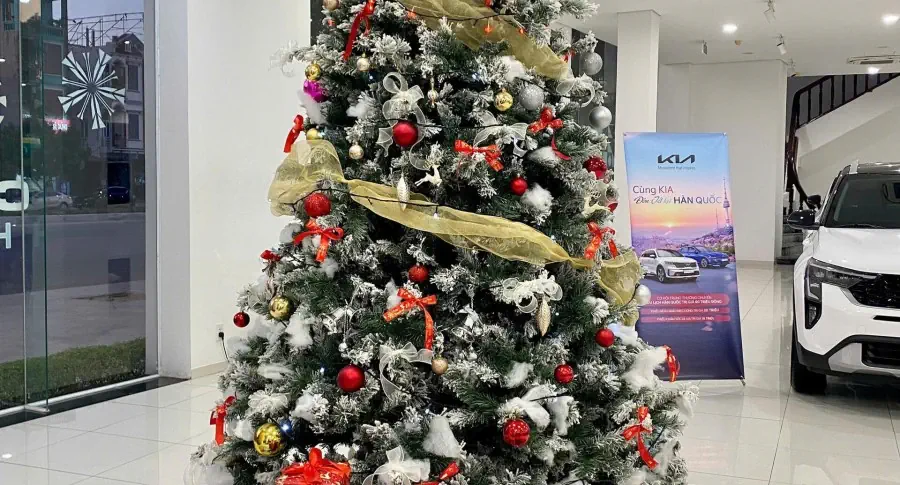 RỘN RÀNG KHÔNG KHÍ GIÁNG SINH TẠI THACO AUTO HƯNG YÊN