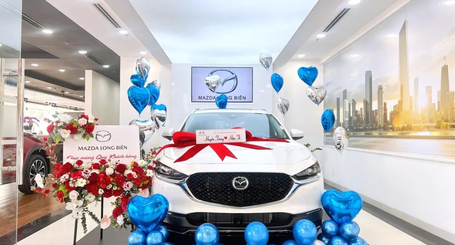 RỘN RÀNG KHÔNG KHÍ BÀN GIAO XE TẠI THACO AUTO LONG BIÊN