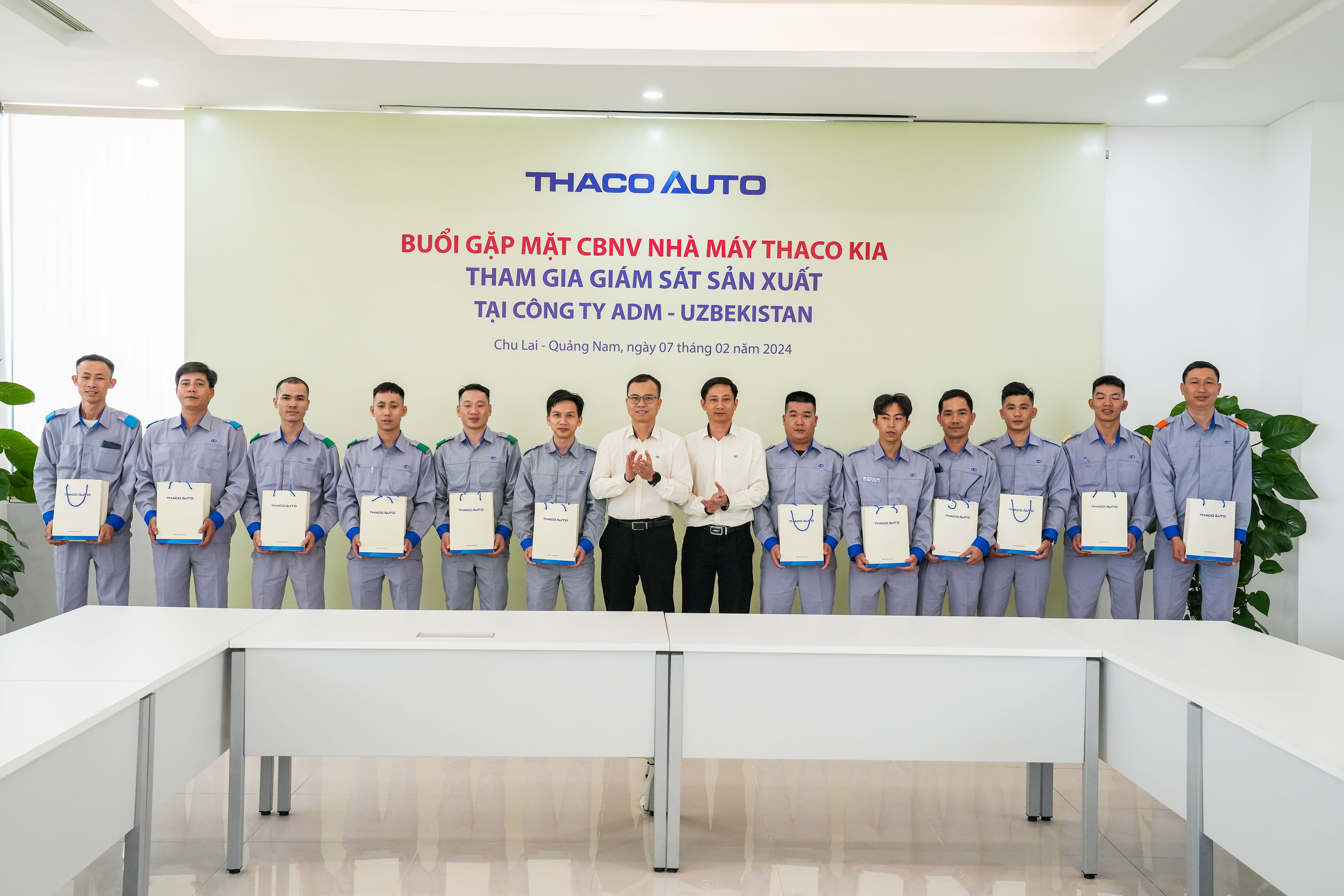 Buổi gặp mặt CBNV THACO KIA tham gia giám sát sản xuất xe KIA tại Uzbekistan_resize