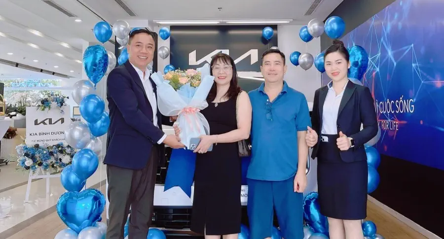 THACO AUTO Bình Dương bàn giao xe Kia New Carnival đầu tiên tại Bình Dương