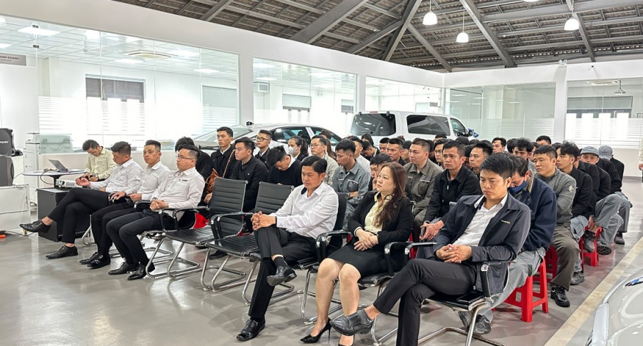 Lễ chào cờ tháng 6: THACO AUTO Lâm Đồng sẵn sàng bứt phá tháng cuối Quý II/2024