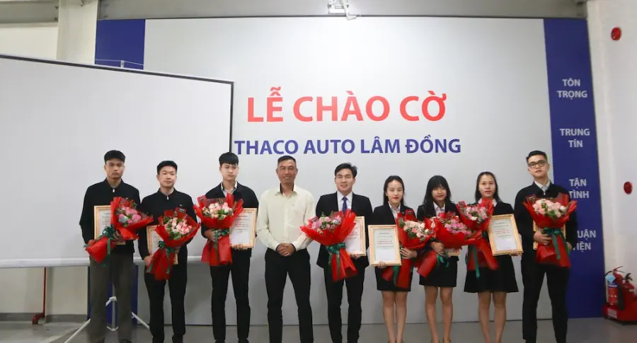 CHÀO CỜ THÁNG 5 - NÉT ĐẸP TRUYỀN THỐNG TẠI THACO AUTO LÂM ĐỒNG
