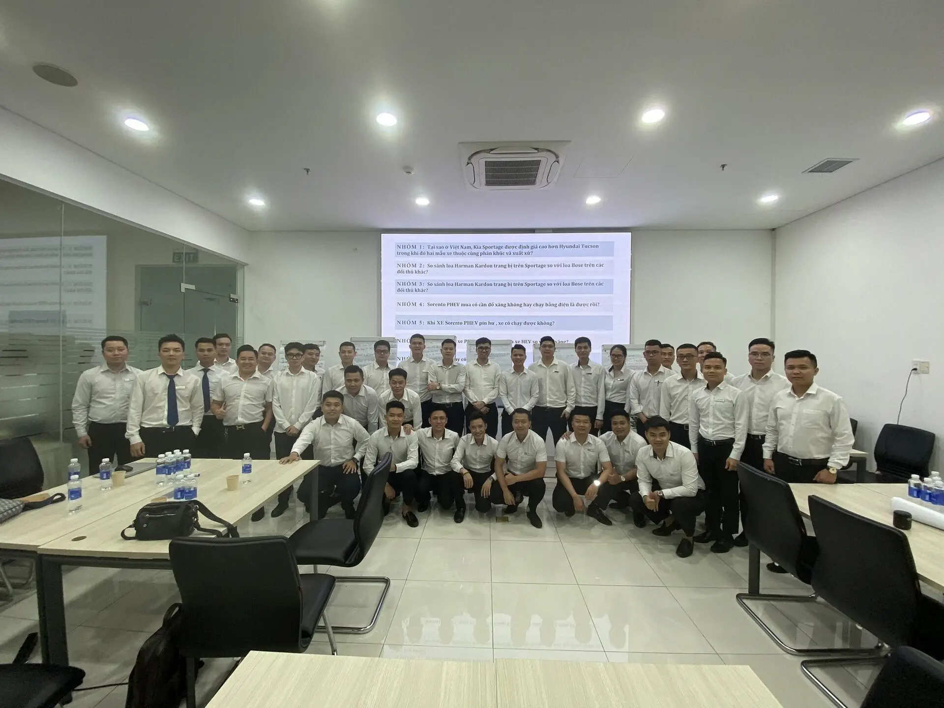 THACO AUTO Nguyễn Văn Cừ tham gia đào tạo nâng cao kiến thức sản phẩm, kỹ năng bán hàng xe Kia