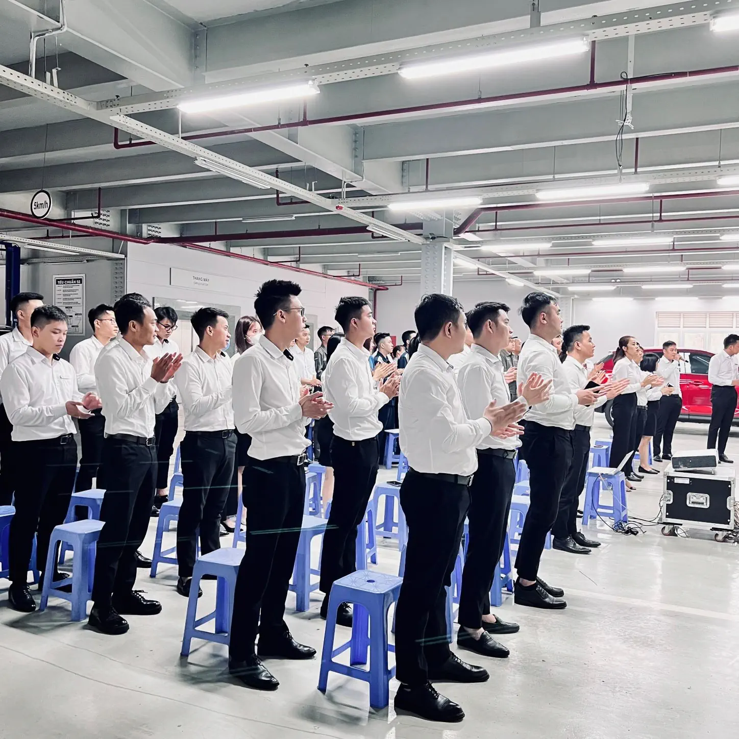 CHƯƠNG TRÌNH CHÀO CỜ THÁNG 05/2024 TẠI THACO AUTO NGUYỄN VĂN CỪ - HÀ NỘI