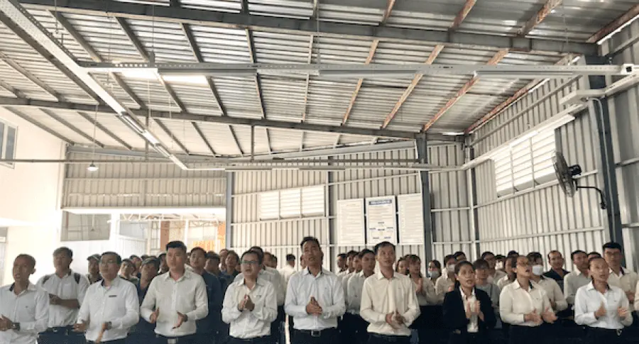 THACO AUTO Long An tổ chức Lễ chào cờ định kỳ tháng 5 năm 2024