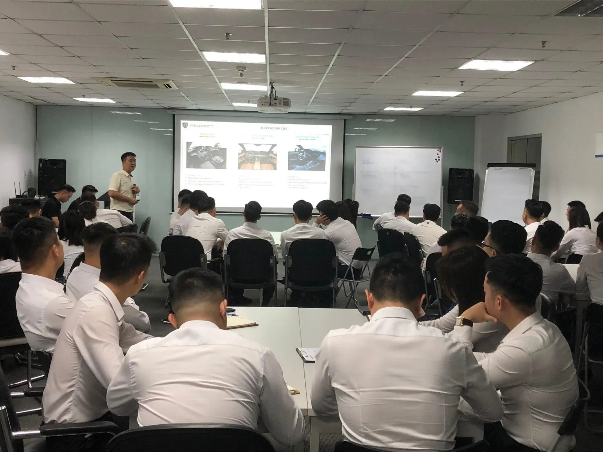 THACO AUTO tổ chức đào tạo cho gần 500 nhân sự phụ trách bán hàng