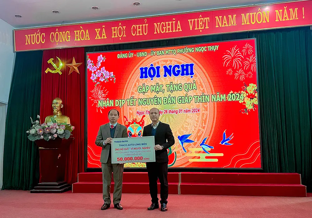THACO AUTO Long Biên - Hà Nội tài trợ "Quỹ vì người nghèo" năm 2024 tại phường Ngọc Thuỵ, quận Long Biên