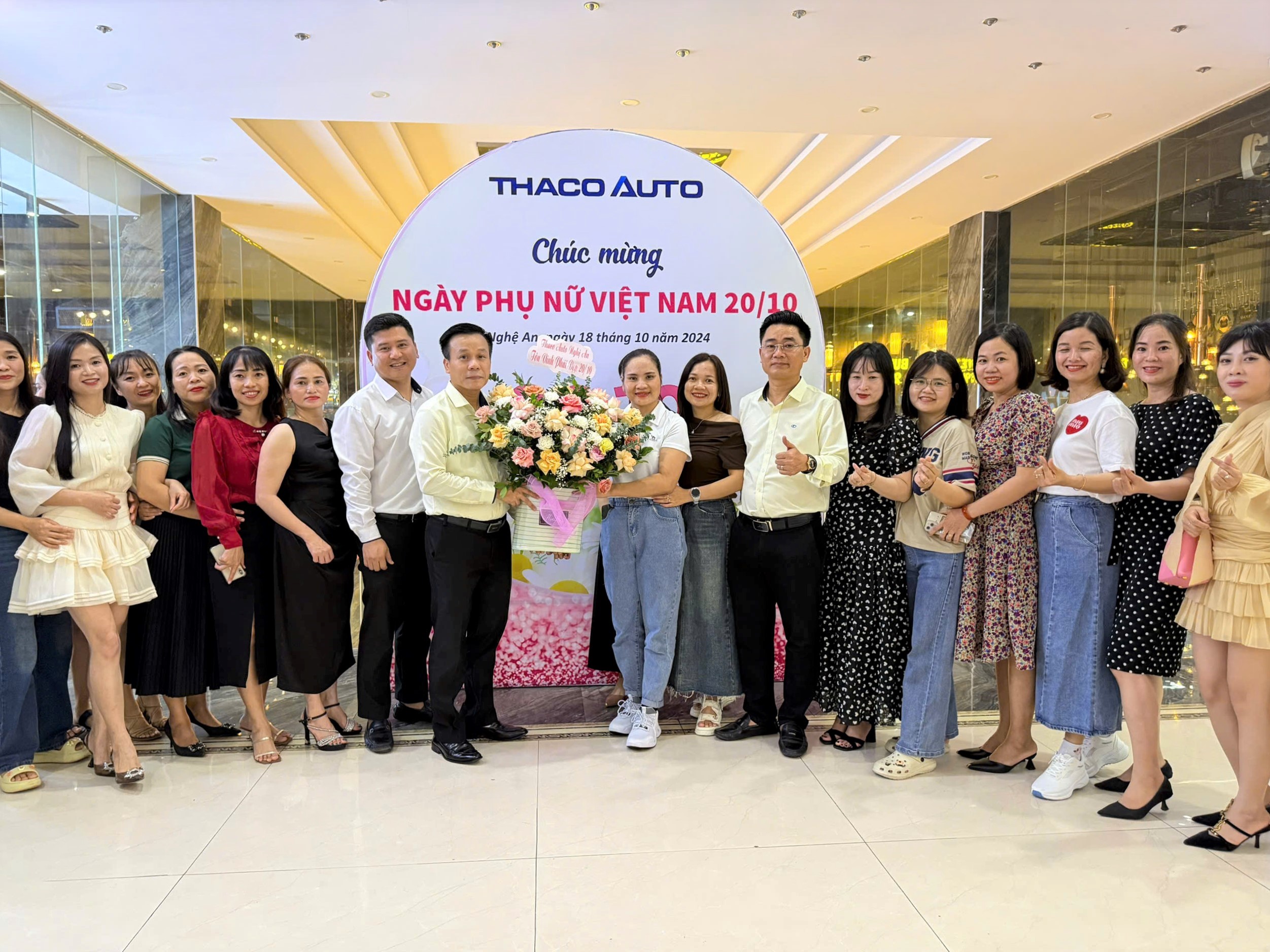 THACO AUTO NGHỆ AN RỘN RÀNG TỔ CHỨC CHƯƠNG TRÌNH MỪNG PHỤ NỮ VIỆT NAM 20.10