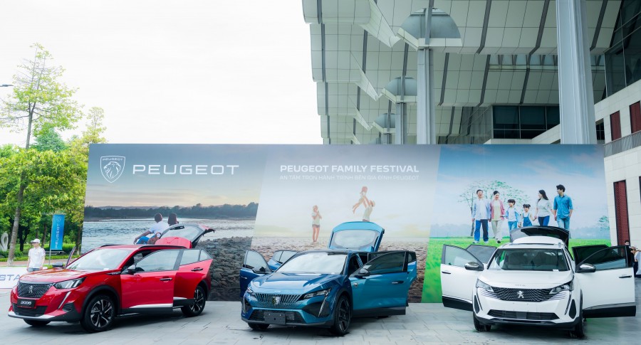 “Ngày hội gia đình Peugeot” thu hút đông đảo khách hàng tham dự