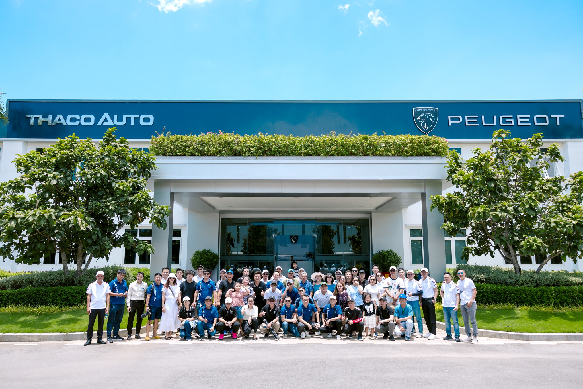 THACO AUTO accompanies Peugeot Club Vietnam's 3-Region Reunion journey