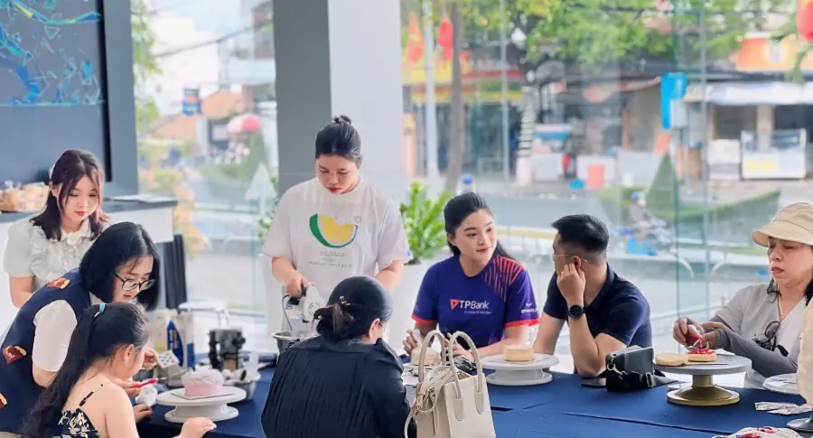 Cùng THACO AUTO Khánh Hoà tôn vinh “một nửa thế giới”