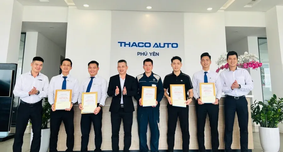 THACO AUTO PHÚ YÊN VINH DANH NHÂN SỰ XUẤT SẮC THÁNG 12 NĂM 2024