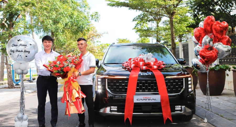 THACO AUTO Quảng Bình bàn giao xe Kia New Carnival đầu tiên tại Quảng Bình