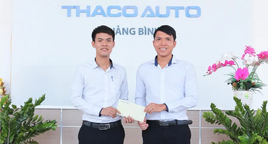 THACO AUTO Quảng Bình trao thưởng cho Tư vấn dịch vụ có hoạt động chăm sóc khách hàng tốt nhất Quý II/2024