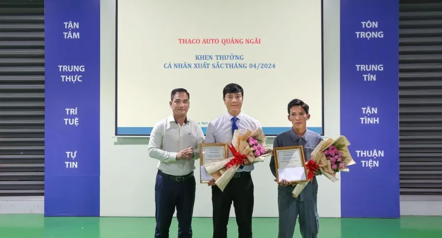 Chào cờ tháng 5/2024: THACO AUTO Quảng Ngãi chú trọng triển khai các công việc trọng tâm & tuyên dương cá nhân xuất sắc