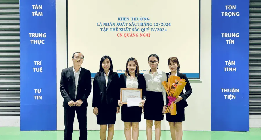 Lễ Chào cờ tháng 01/2025: THACO AUTO Quảng Ngãi triển khai các hoạt động phục vụ khách hàng trước Tết Nguyên đán