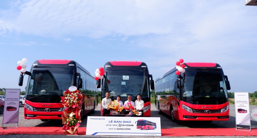 THACO AUTO Quảng Trị bàn giao lô 03 xe Bus New Mobihome cho công Ty TNHH MTV Đỗ Quang Dũng