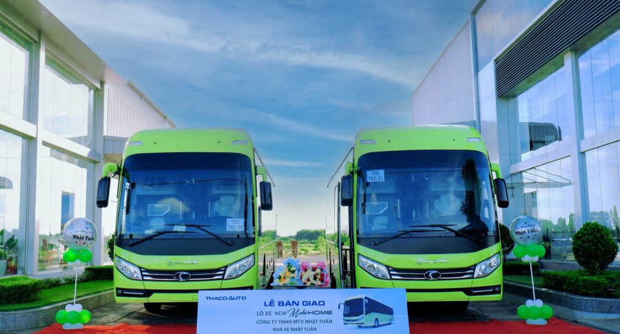 THACO AUTO Quảng Trị bàn giao lô 02 xe bus New Mobihome đến Công ty TNHH MTV Nhật Tuấn