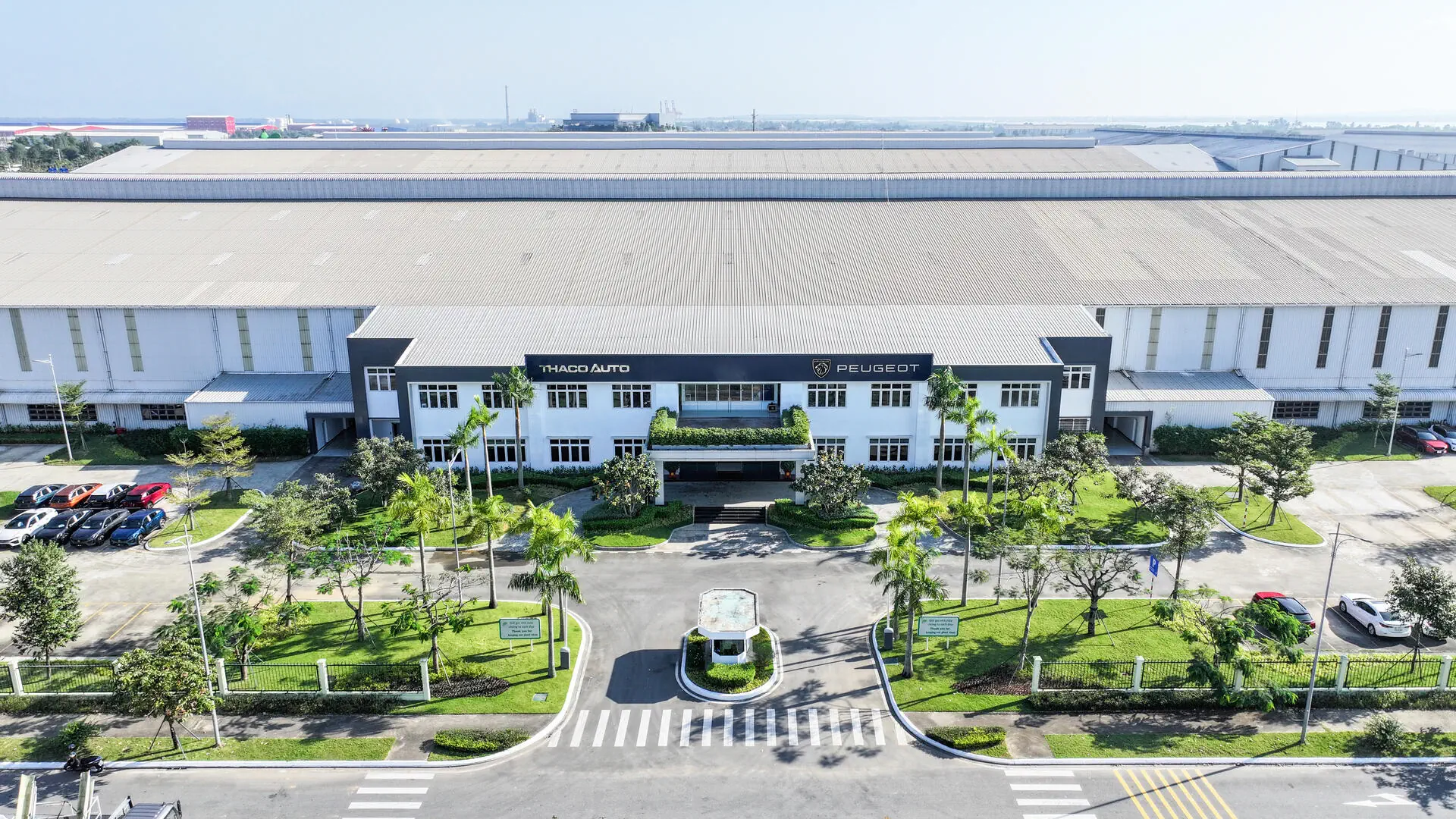  NHÀ MÁY THACO LUXURY CAR